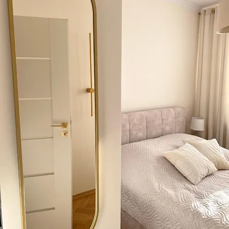 Sunny Apartment *