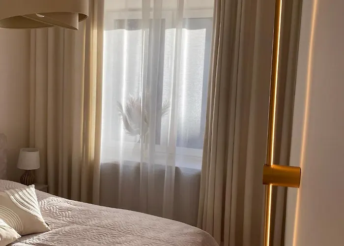 Sunny تشينستوخوفا