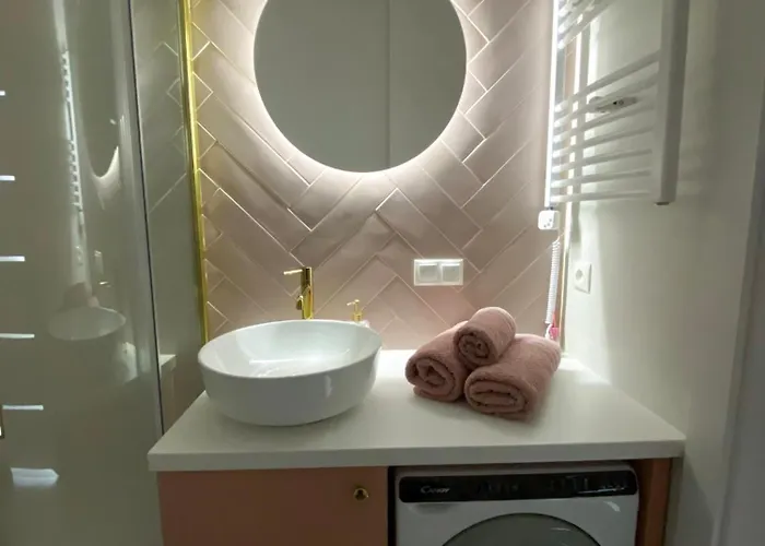 Sunny تشينستوخوفا